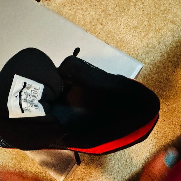 Nike AirJordan 13 Retro Men’s Size 8.5 36088-3-04Red Black Slightly used no odor - Picture 3 of 5